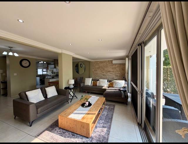 3 BEDROOM TOWNHOUSE FOR SALE IN SUNNINGDALE